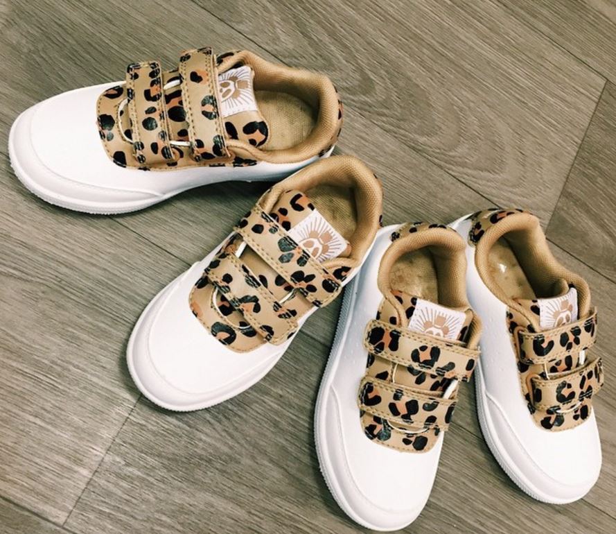 Tak lama setelah awal pembuatan sepatu untuk anak-anak, Jaguar Sneakers telah terjual habis
