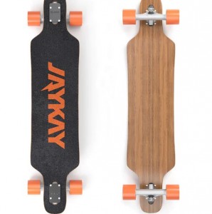 JayKay e-truck akan masuk dalam pasangan yang disinkronkan dan telah dirancang untuk dipasang pada sebagian besar dek longboard off-the-shelf.