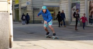 Skateboard yang dilengkapi sensor