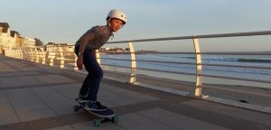 Penunggang Bird skateboard dapat memilih dari tiga pengaturan pra-konfigurasi atau mengatur mode khusus, tergantung pada pengalaman dan kebutuhan