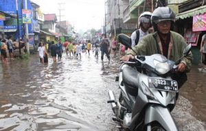 Memperbaiki Motor Mogok Gara Gara Banjir