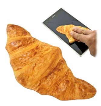 Kelihatannya Sih Roti, Tapi Ternyata Nggak Bisa Dimakan