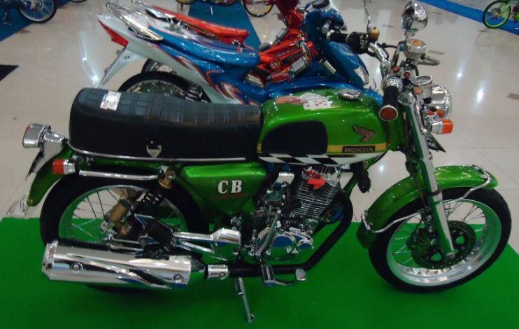 cb twin model gendut