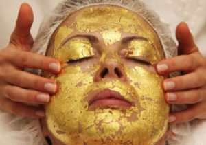 facial menggunakan emas