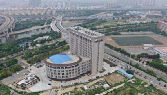 Gedung Dengan Bentuk Paling "Nyeleneh" di Dunia