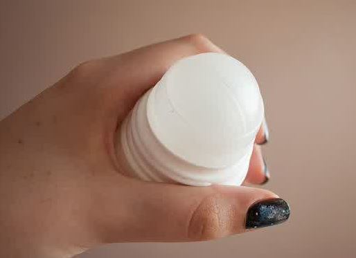 Memanfaatkan Deodoran untuk Wajah yang Berminyak