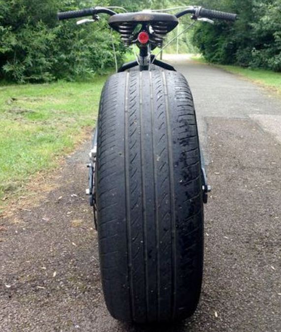 Sepeda pakai roda mobil