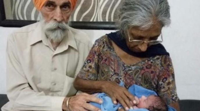 Rekor Terbaru: Seorang Nenek yang Berusia 72 Tahun Melahirkan Bayi Pertamanya