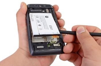 Kebiasaan Buruk Pengguna Smarphone Saat Mengisi Daya Batrai