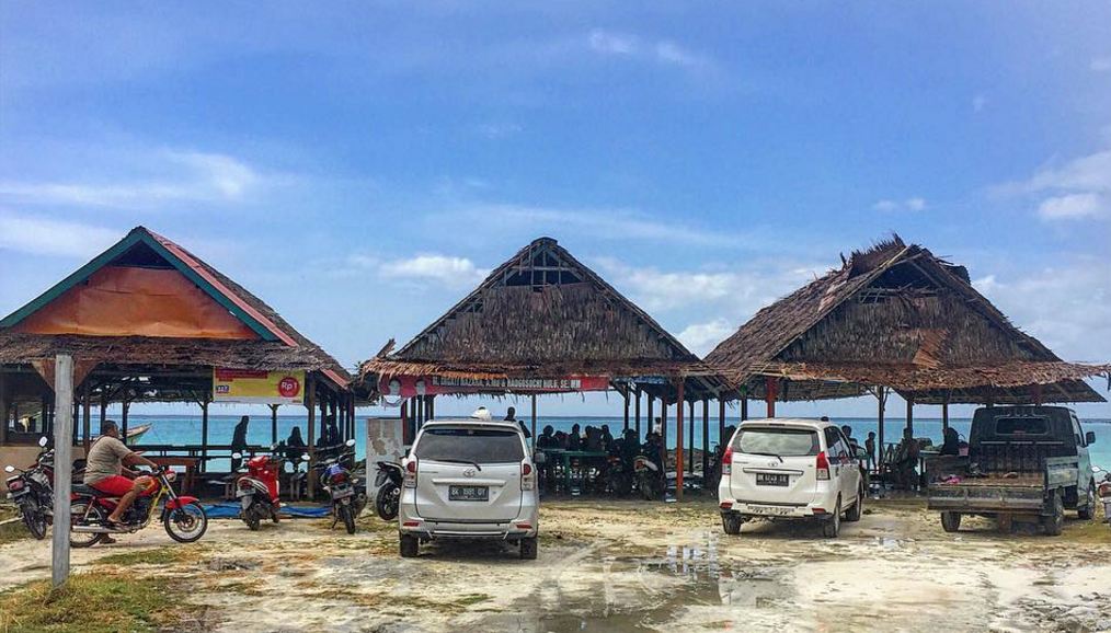 Tak perlu bingung untuk parkir dan makanan 