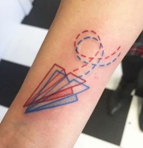 tato 3D pesawat kertas
