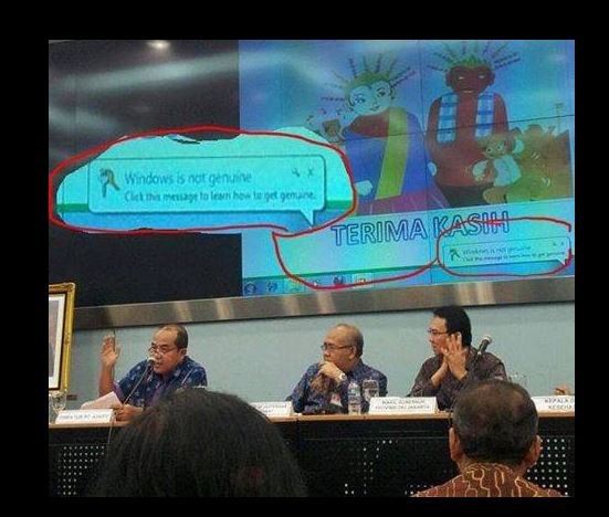 Dana Miliaran, Tapi Kok Pakai Windows Bajakan